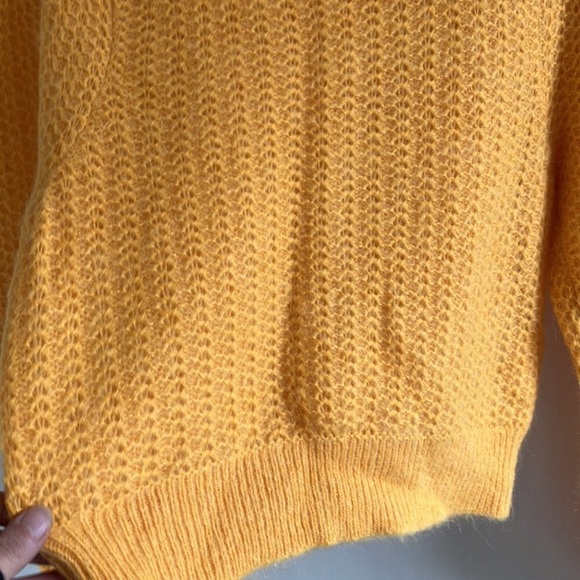 Aritzia Wilfred Katerina pullover sweater yellow size Medium alpaca puff sleeve - Picture 3 of 8